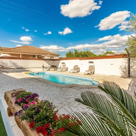 Luka Апартаменты Vrana (Zadar)