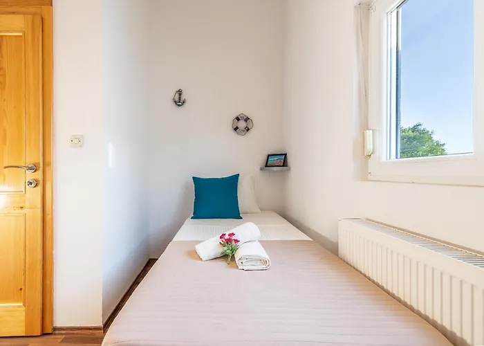 Apartment Luka