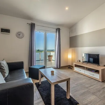 Luka Apartment